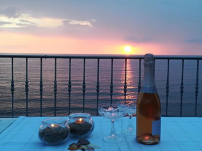 P3209 Una Terrazza sul mare - A terrace upon the sea